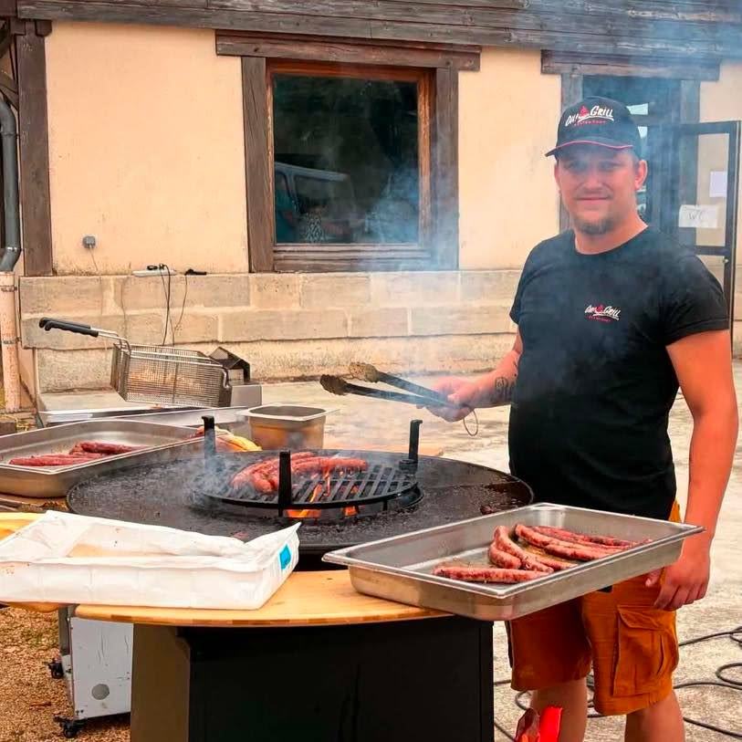 Viande grillée au feu de bois par le chef du restaurant Oh Grill à Saint-Dizier